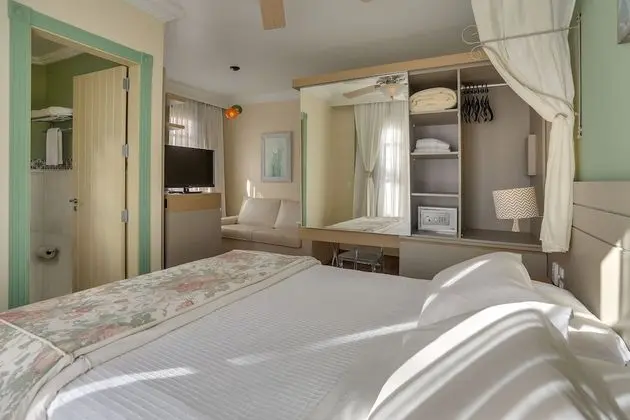 Suite Green Tower Label