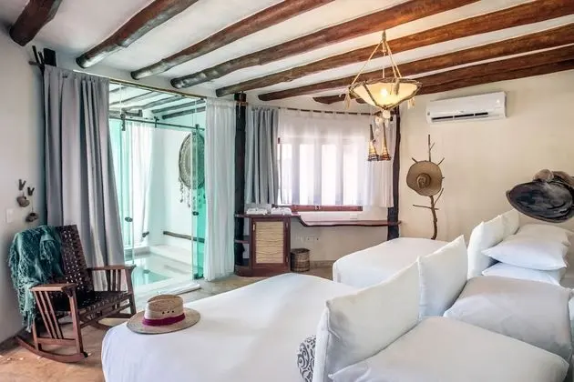 Bungalow Arena, 2 Queen Beds