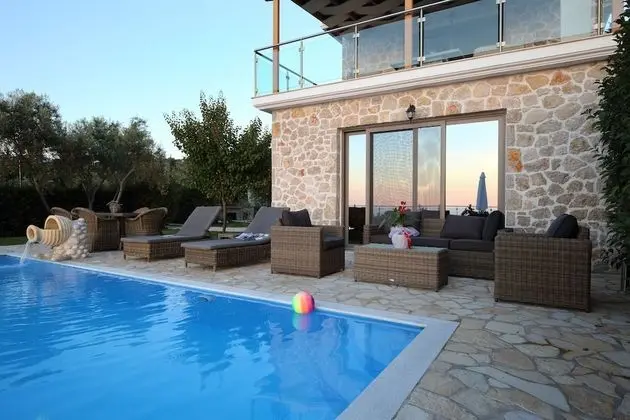 Villa, 1 Yatak Odası, Kişiye Özel Havuzlu, Deniz Manzaralı (Emily)