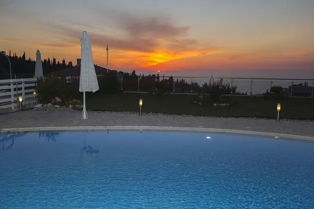 Villa, 1 Yatak Odası, Kişiye Özel Havuzlu, Deniz Manzaralı (Emily)