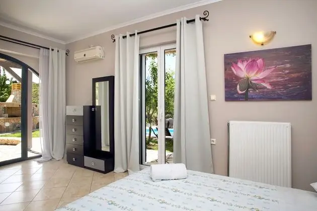 Family Villa, 3 Yatak Odası, Kişiye Özel Havuzlu, Deniz Manzaralı (Thanasis)