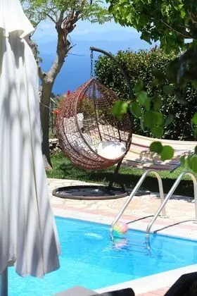 Family Villa, 3 Yatak Odası, Kişiye Özel Havuzlu, Deniz Manzaralı (Thanasis)