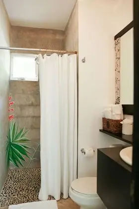 Tek Büyük Yataklı Oda, 2 Çift Kişilik Yatak
