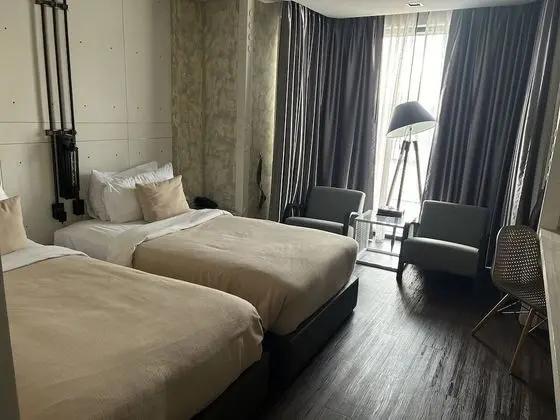 Standard Modern Room