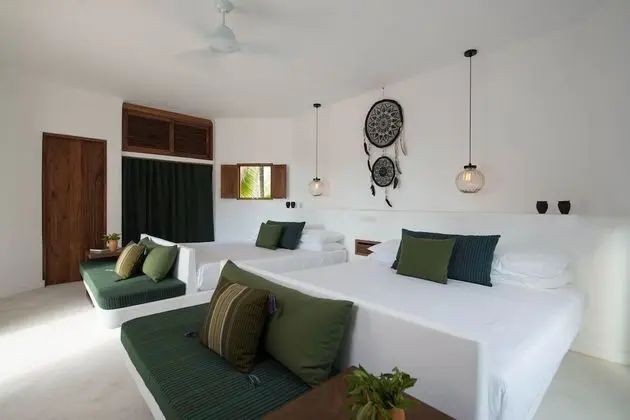 Junior Suite Superior sea front: 1 king bed or 2 queen beds