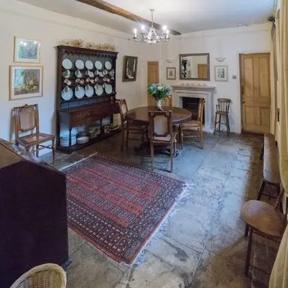 Tek Büyük Yataklı Oda, Ortak Banyo