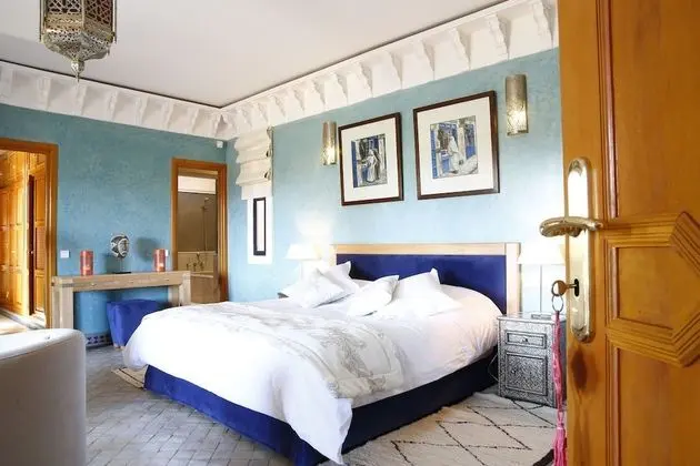 Büyük Yataklı Tek Kişilik Oda