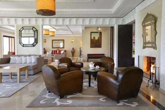 Büyük Yataklı Tek Kişilik Oda