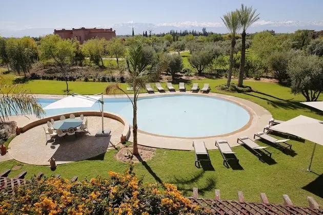 Büyük Yataklı Tek Kişilik Oda