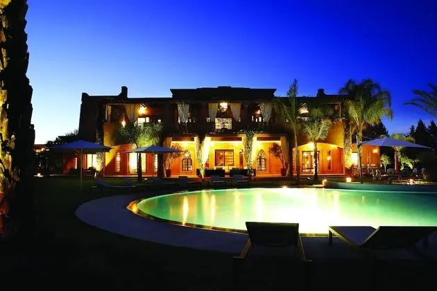 Büyük Yataklı Tek Kişilik Oda