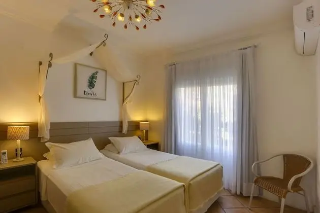 CASA DE 2 QUARTOS 664 - 4 pessoas