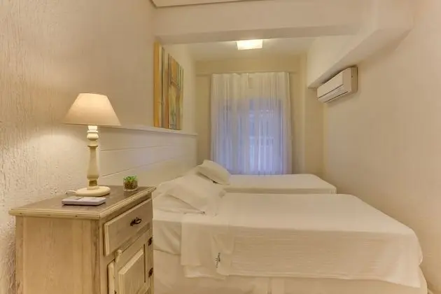 CASA DE 2 QUARTOS 666 - 4 pessoas