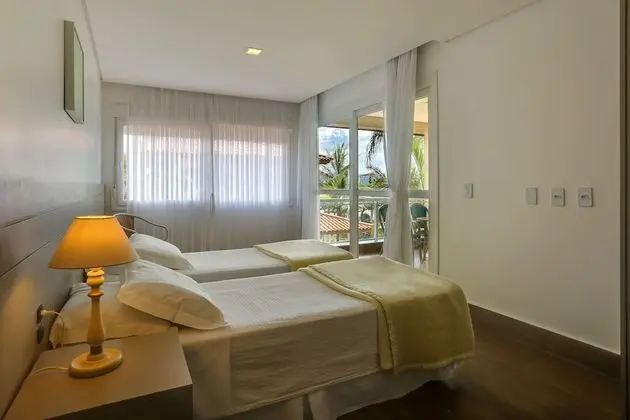 CASA DE 4 QUARTOS 665 - 8 pessoas