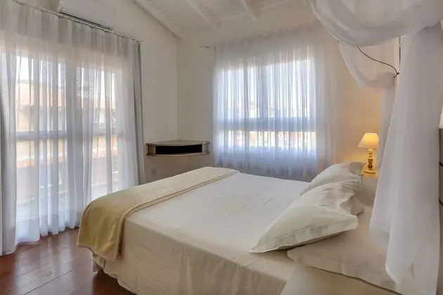 CASA DE 4 QUARTOS 665 - 8 pessoas