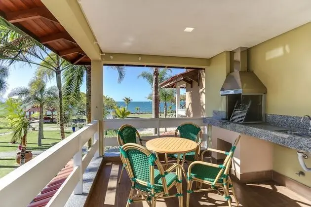 CASA DE 4 QUARTOS 665 - 8 pessoas