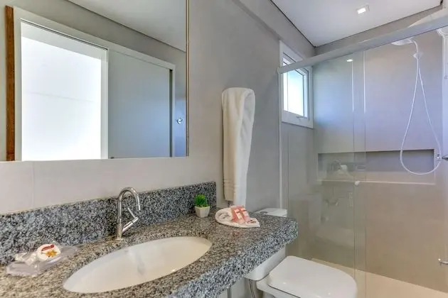 CASA DE 4 QUARTOS 665 - 8 pessoas