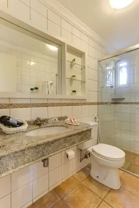 CASA DE 4 QUARTOS 665 - 8 pessoas