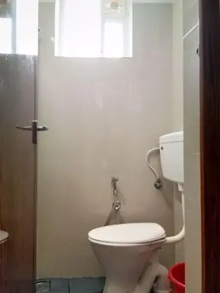 Basic Tek Büyük Yataklı Oda, Sigara İçilebilir