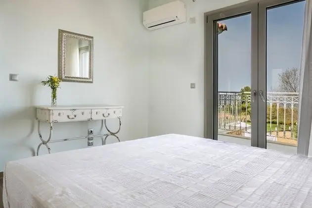 Villa (Aphrodite)