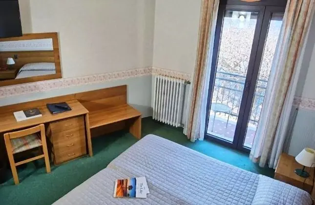 Classic Tek Büyük Yataklı Oda