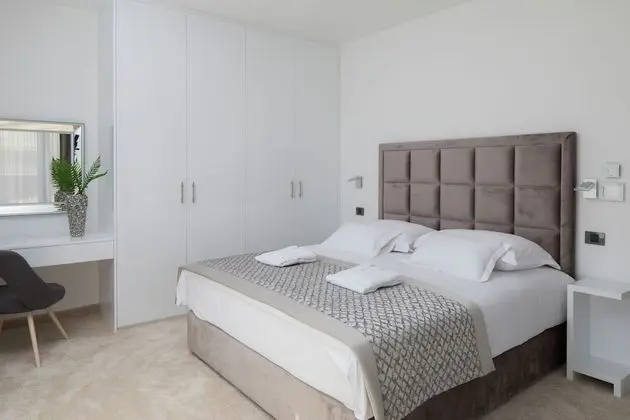 Luxury Villa, Deniz Manzaralı (Seconda)