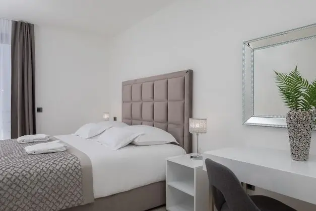 Luxury Villa, Deniz Manzaralı (Seconda)