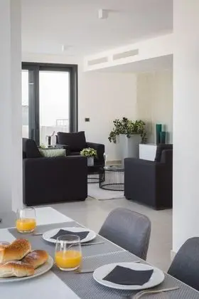 Luxury Villa, Deniz Manzaralı (Seconda)