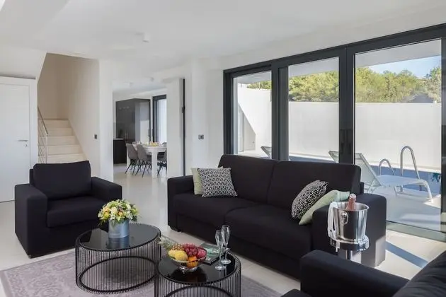 Luxury Villa, Deniz Manzaralı (Seconda)