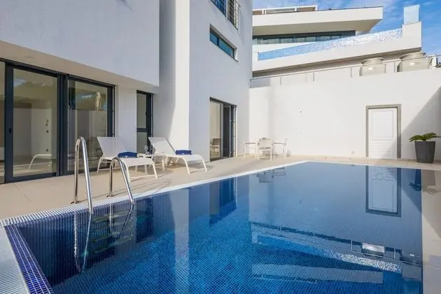 Luxury Villa, Deniz Manzaralı (Seconda)