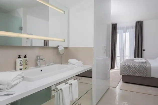 Luxury Villa, Deniz Manzaralı (Seconda)