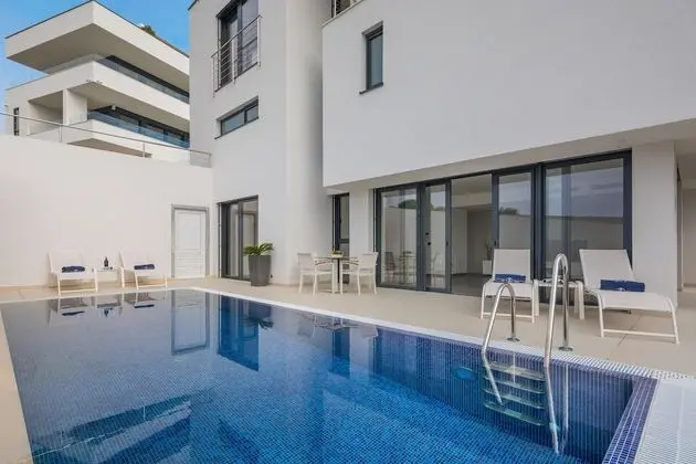 Luxury Villa, Deniz Manzaralı (Terza)