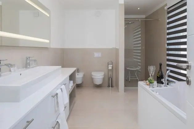 Luxury Villa, Deniz Manzaralı (Terza)