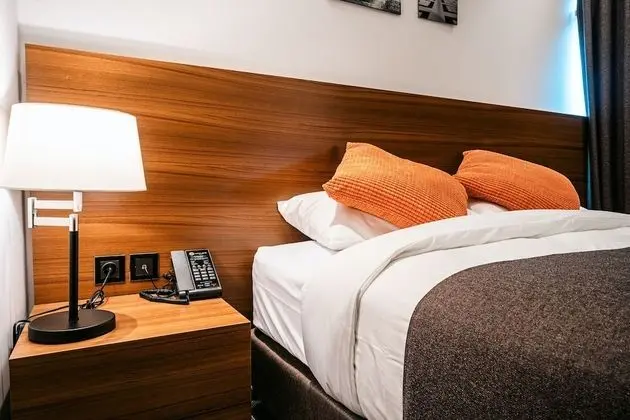 Standard Tek Büyük Yataklı Oda