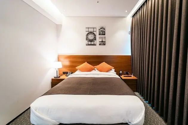 Standard Tek Büyük Yataklı Oda