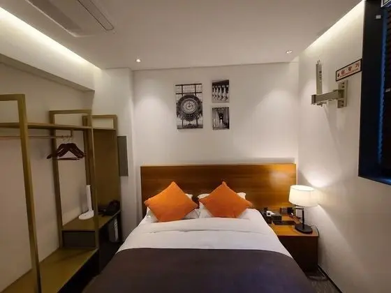 Standard Tek Büyük Yataklı Oda