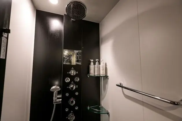 İki Ayrı Yataklı Oda (Hollywood, Private Shower)