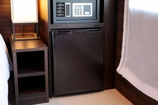 İki Ayrı Yataklı Oda, Özel Banyo (Hollywood)