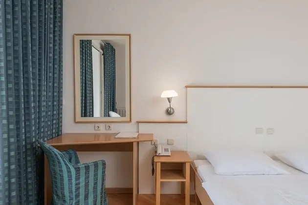 Stüdyo, Balkon, Kısmi Deniz Manzaralı