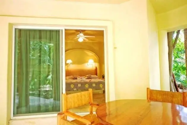 Studio King Bed
