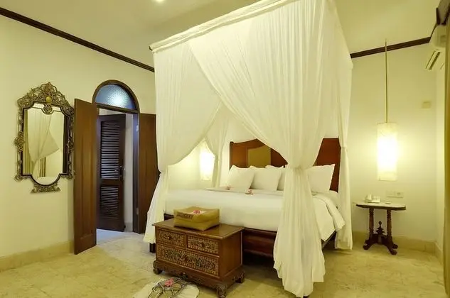 Ratna Wati Villa 3 Bedroom with Pool