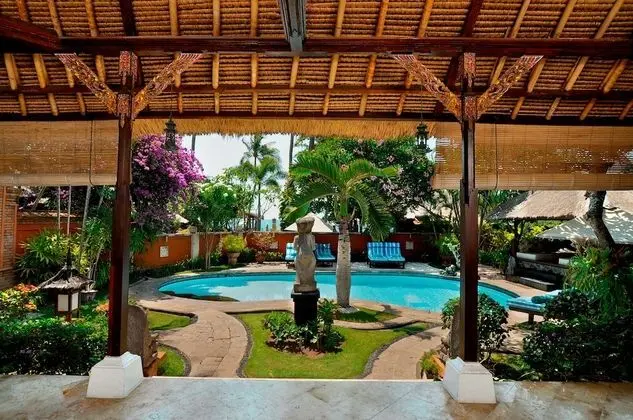 Ratna Wati Villa 3 Bedroom with Pool