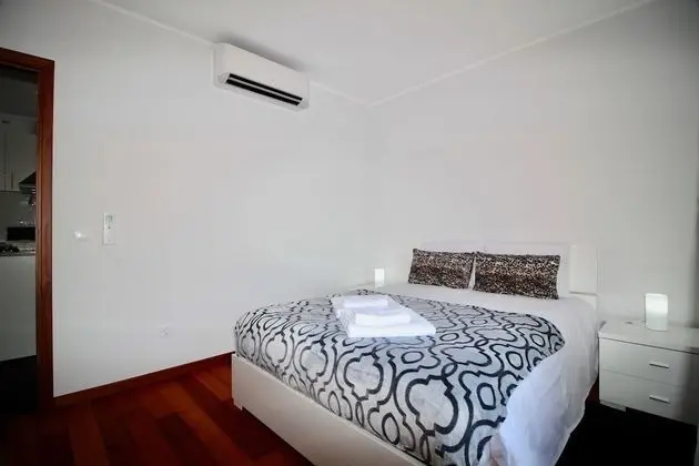 Apart Daire, Havuz Manzaralı