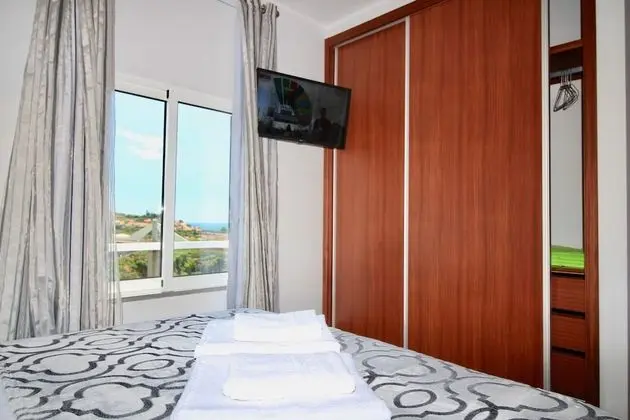 Apart Daire, Havuz Manzaralı