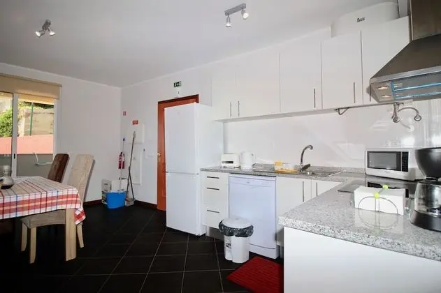 Apart Daire, Havuz Manzaralı