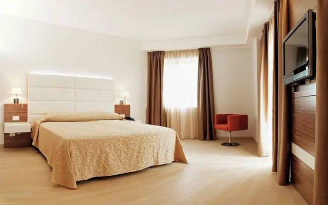 Deluxe Büyük Yataklı Tek Kişilik Oda