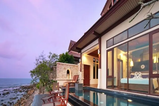 Sea Front Pool Villa