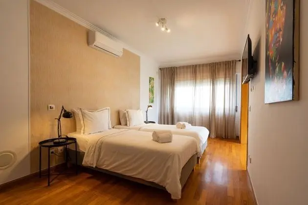 Tek Büyük veya İki Ayrı Yataklı Oda, Balkon