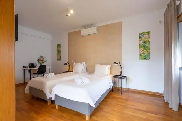 Tek Büyük veya İki Ayrı Yataklı Oda, Balkon