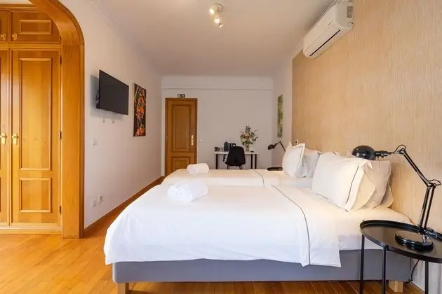 Tek Büyük veya İki Ayrı Yataklı Oda, Balkon
