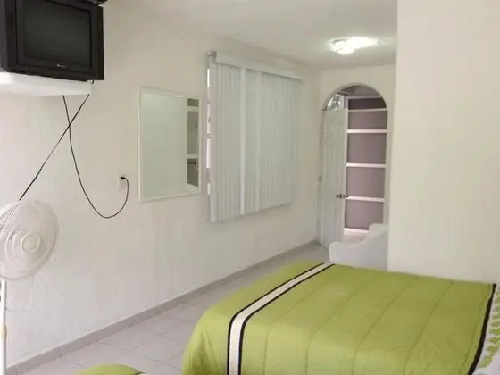 Tek Büyük Yataklı Oda, 2 Çift Kişilik Yatak
